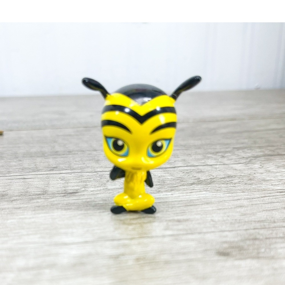 Miraculous Ladybug Pollen Kwami Mini Figure Bee Yellow Black 1.25 Inch Toy